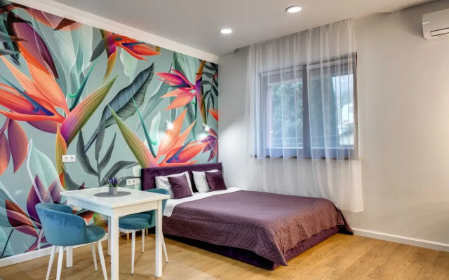 Surname Deluxe Apartments 4