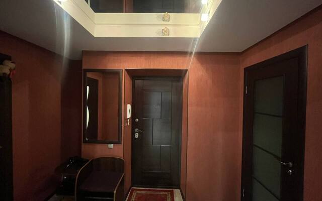 Na Ulitse Komissarova 1g Flat