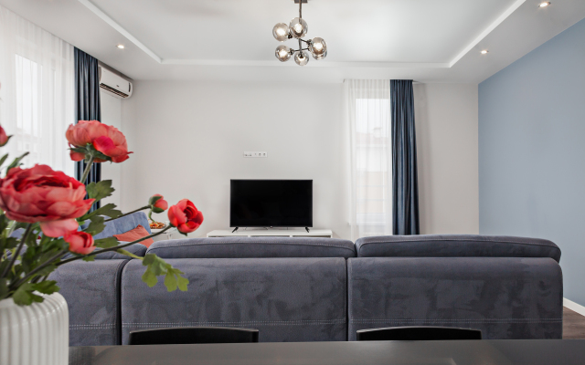 65 let Pobedyi 65/1 Apartments