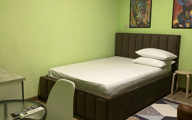 Na Pirogova 38 Guest House
