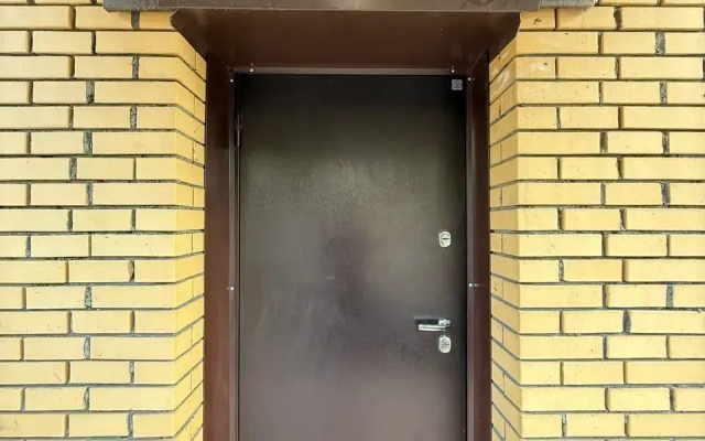 Kvartira 3 Kom s Otdel'nym Vhodom 8 Sp Mest Centr Goroda Rabotaem s Ur Licami
