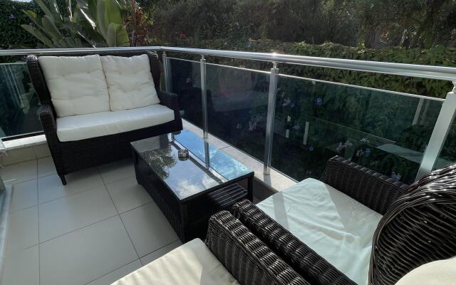 Apartaments y Morya 320 m s Balconom