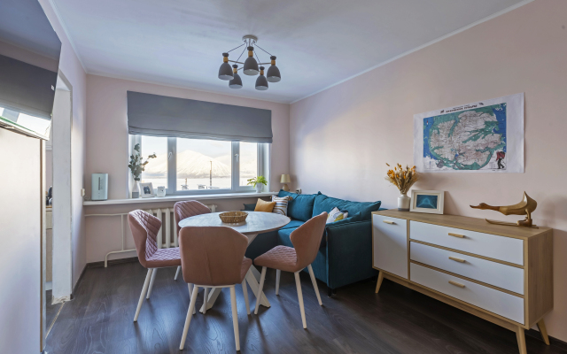 S vidom na ozero i gory Flat