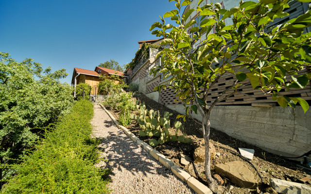 Solnechnyij Guest House