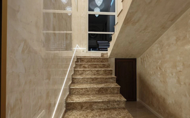 Dom s podogrevaemym basseynom Private house