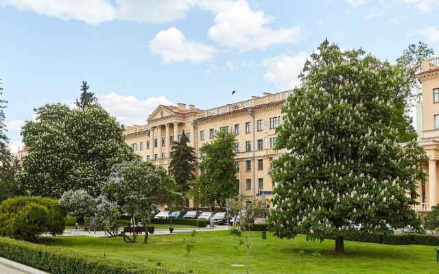 Na prospekte Nezavisimosti 36 park M. Gorykogo Apartments