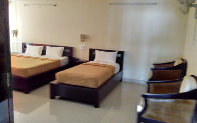 Hotel Raj Vista Suites & Convention