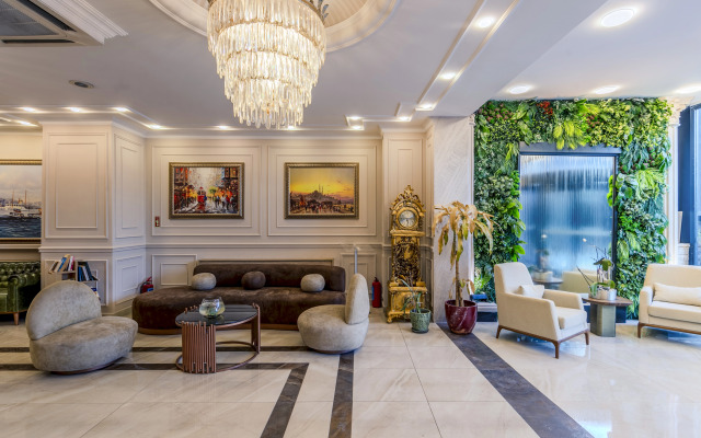 Porta Romanos Hotel
