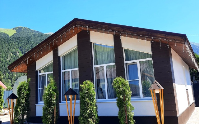 Nur House Hotel