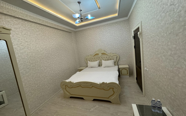 Shahram Plus Hotel