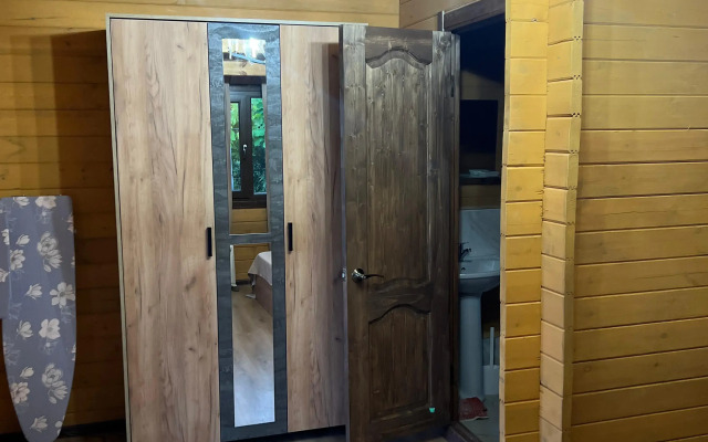 V Gostyakh U Zaura Private house