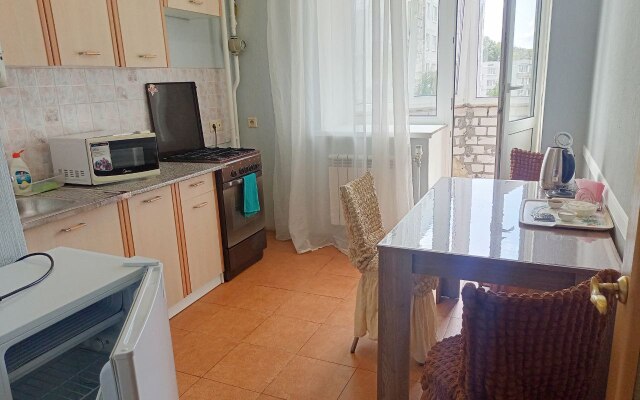 Na Zinaidyi Konoplyannikovoj 17/1 Apartments