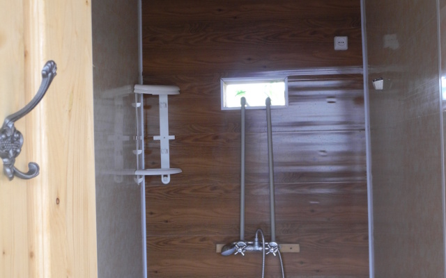 Leonardo Guest House