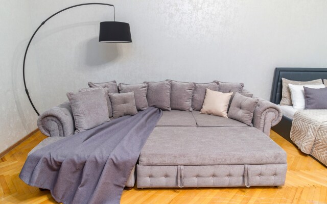 3 Spalni U Nekrasovskogo Sada Apartments