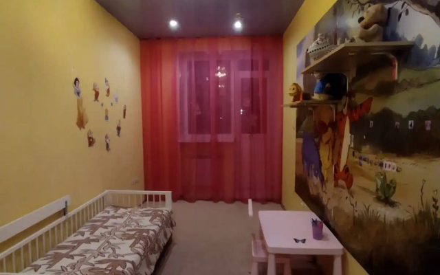 Apartamenty 2-h komnatnaa kvartira na Universitetskoj 29