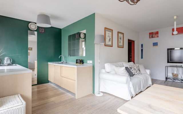 Flat Inn ryadom s Patriarshimi prudami vo Vspol'nom pereulke Apartments