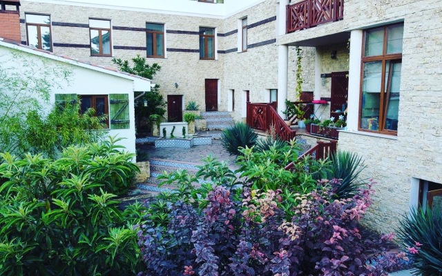 Rahil Guest House