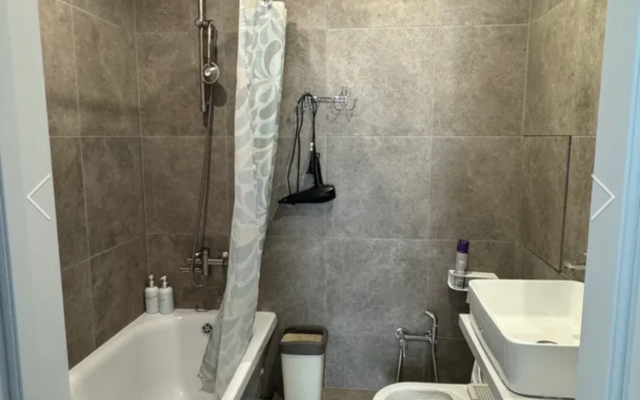4-kh komnatnaya dlya bolshoy kompanii Flat