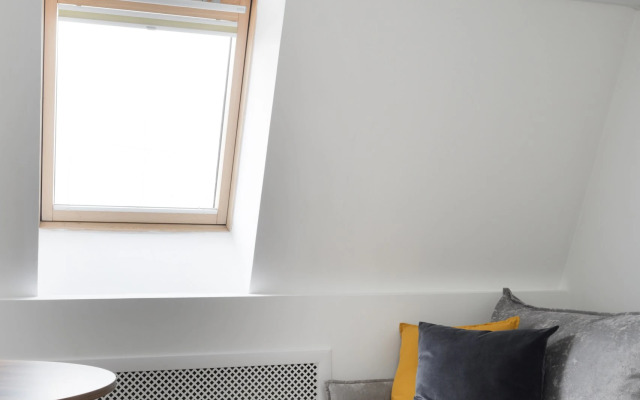 Квартира Студия в мансарде с видом у метро Чернышевская