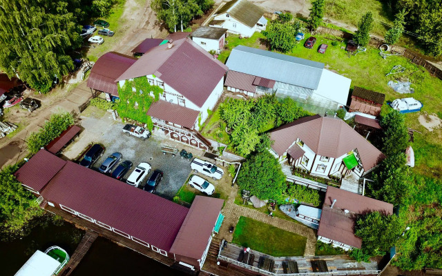 Отель Гостиничный рыболовно-охотничий комплекс Александровский Причал