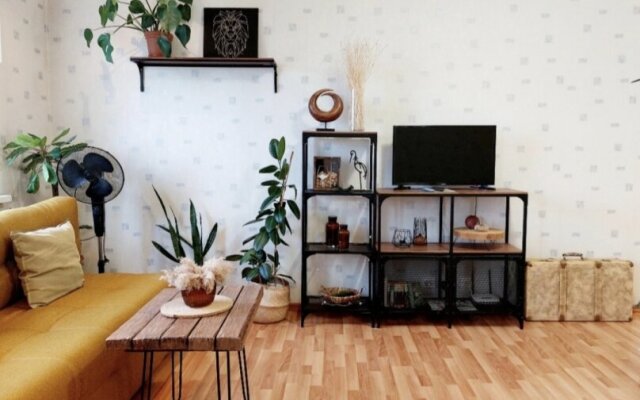 U biblioteki Aalto Krasnoj Ploshchadi I Centralnogo Parka Apartments