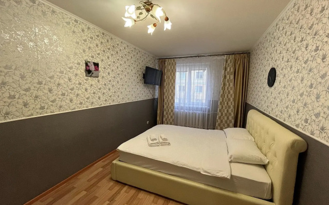 Trekhkomnatnye Apartamenty Lyuks Telmana 42B Apartments