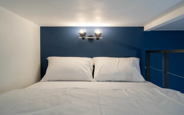 Квартира Просторная студия у Площади Восстания