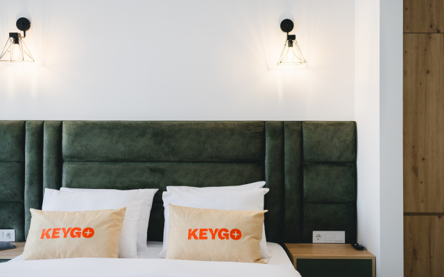KeyGo #0058, Studio, Near English Park Apartments