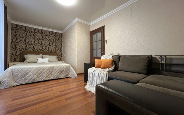 Квартира проспект Октябрьской Революции 40/4-2