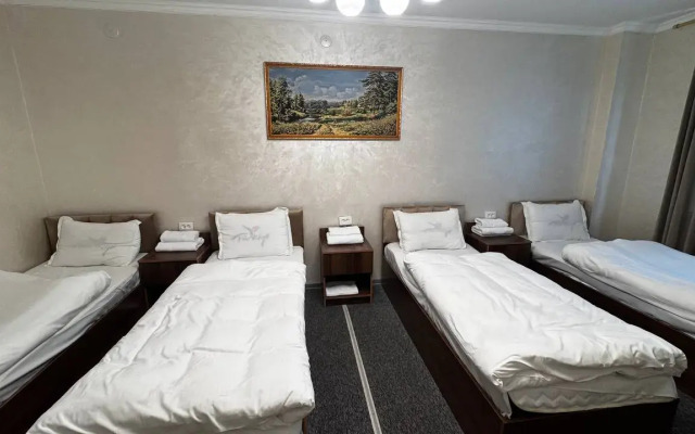 Qorasuv Hotel