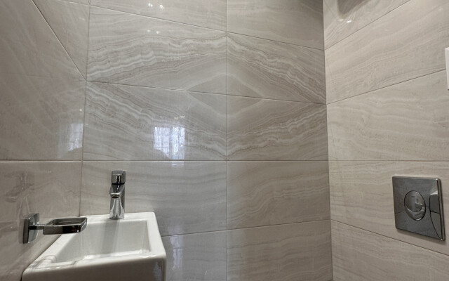 Квартира Трехкомнатная у Набережной Грина