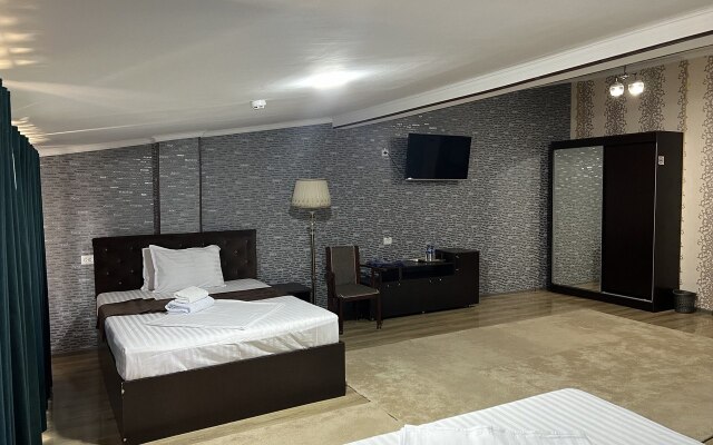 Garden City Hotel