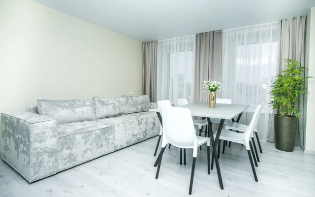 4 Komnatnye Nemiga 8 Tsentr! Apartments