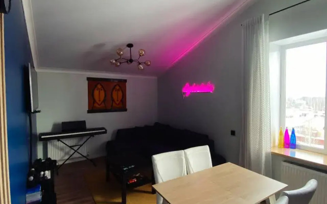 Light Lake Flat