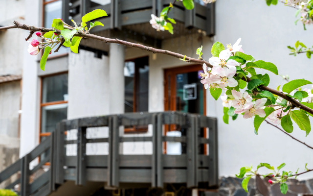 Elpida Hotel