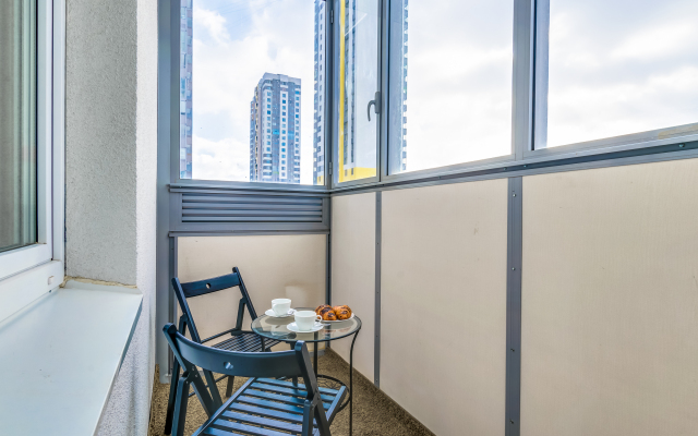 101Apart U Metro Prospekt Slavy Apartments