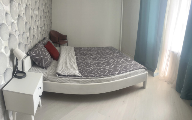 Квартира просторная 2-х комнатная на Центральной площади