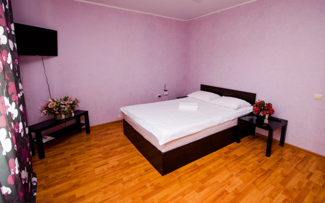 Kvartirnyij Vopros Na Artema 64 Apartments
