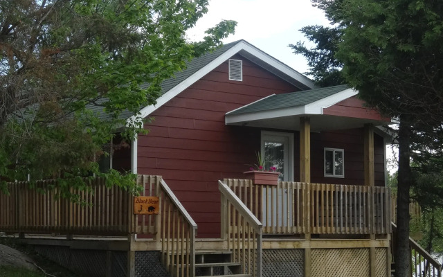 Курортный отель Ahmic Lake Resort