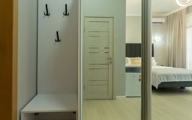 Poslednij Etazh Leta - Stilnaya Studiya u Morya v Sochi (Ashe) Apartments