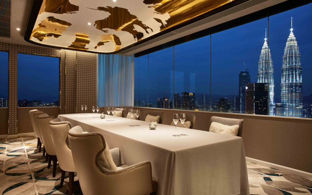 Отель HOME STYLE at Platinum Suites 2 KLCC Twin Towers