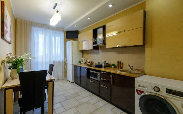 Апартаменты на Революционной 4