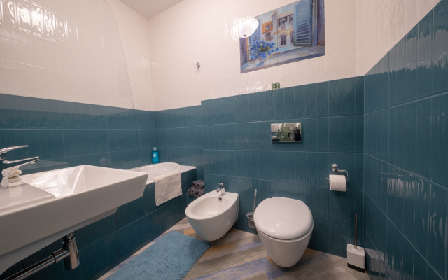 Uyutnaya Dizaynerskaya V Sovremennom Zhk Biznes Klassa Flat