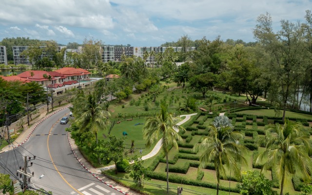 Semeynye 2bd v Laguna Skypark Apartments