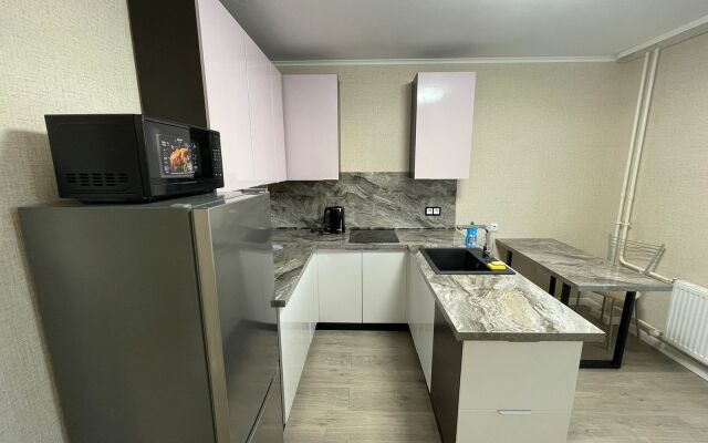 S 2 Komnatami Na 16 Etazhe Apartments