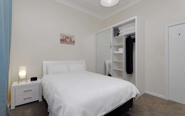 Private Beach House in Bondi Apartments