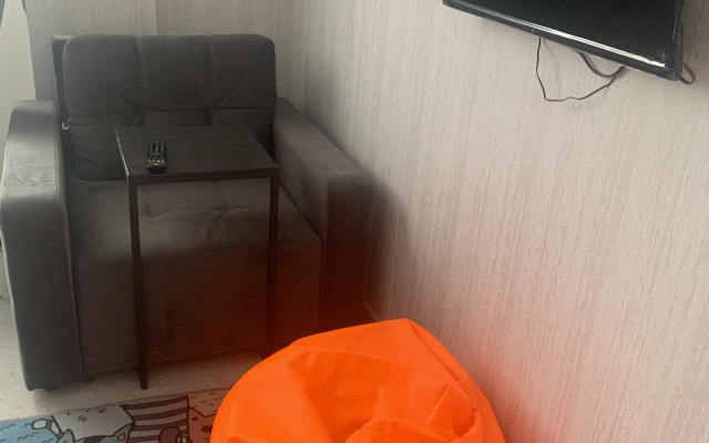 Studiya V Zhivopisnom Rayone Flat