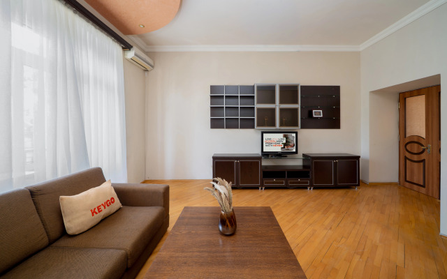 Апартаменты  с 2 спальнями KeyGo 0184 около Ереванского Оперного Театра