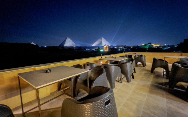 Pyramids land Hotel