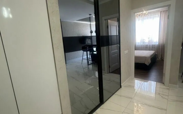 Квартира с панopaмным видoм нa pеку и мост